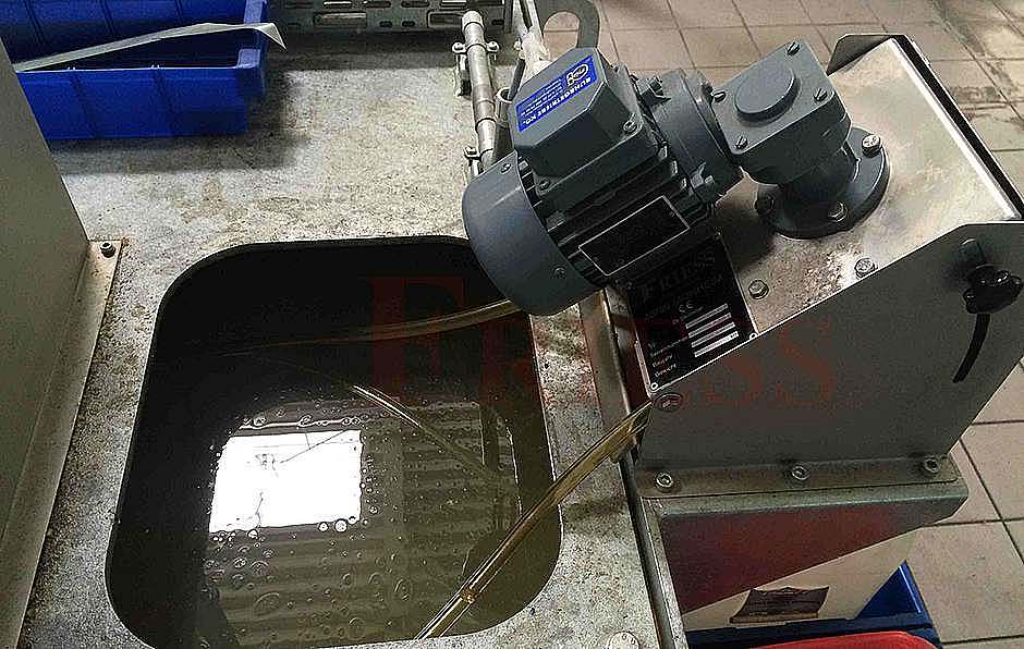 Oil Skimmer 1U function