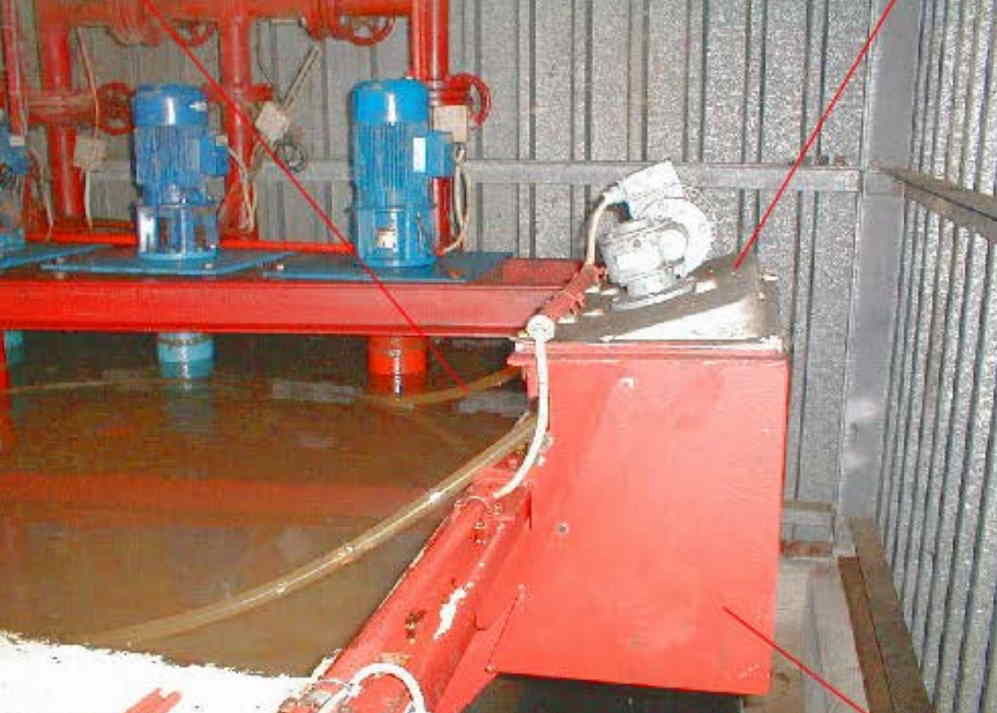 Fremdöl mit Ölskimmer auf Waschwasser entfernen
