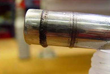 Barre magnétique filtrante avec particules de rouille collectées du circuit d’eau de refroidissement